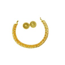 Gold plated chocker necklace with gold beads