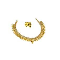 Gold plated chocker necklace with golden maanga design