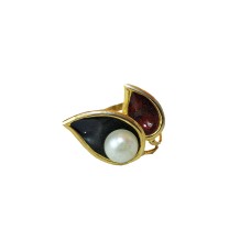Gold plated ring with double color leaf design