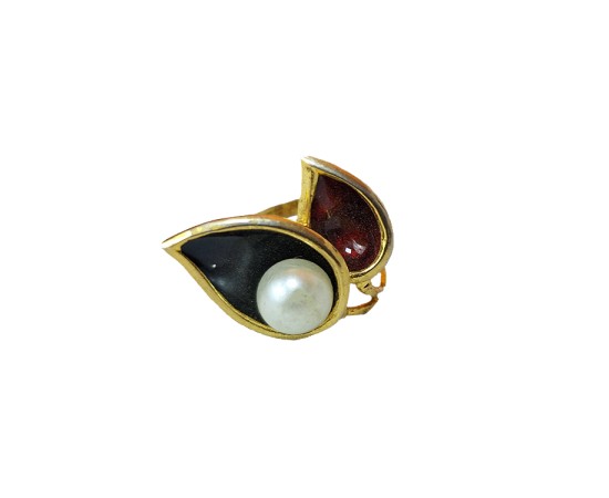 Gold plated ring with double color leaf design