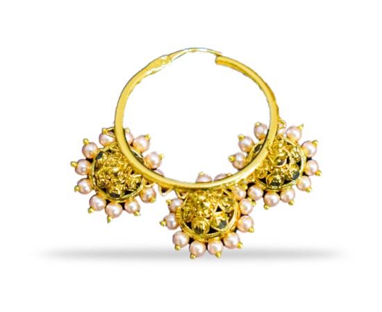 loop with white peals