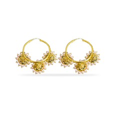 loop with white peals